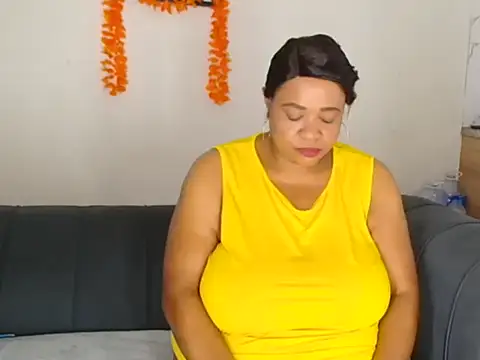 BUSTYQUEEN56 online show from April 9, 8:14 pm