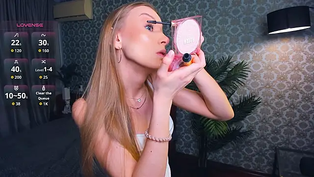 Snapshot of AmilyAmilli chatting on March 22, 8:07 am AmilyAmilli online show from March 22, 8:07 am