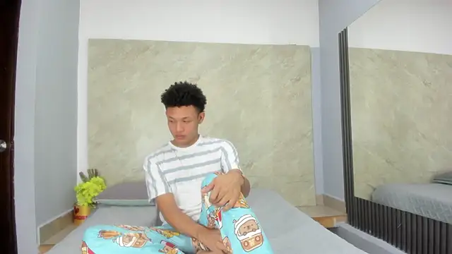 Snapshot of Matheoo-23 chatting on March 27, 7:46 pm Matheoo-23 online show from March 27, 7:46 pm