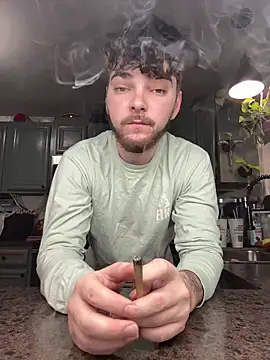 dommydom7177 online show from March 27, 1:11 am