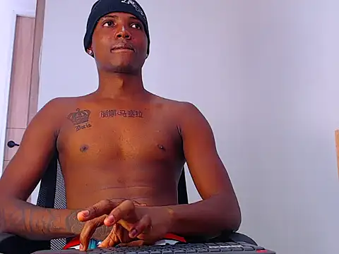 Snapshot of Bigcock23cmt chatting on March 27, 5:01 pm Bigcock23cmt online show from March 27, 5:01 pm