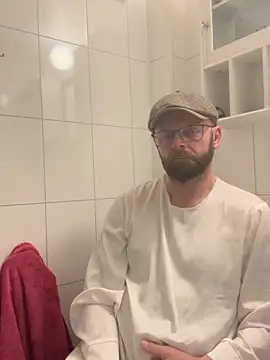 mrmoi1234 online show from March 18, 10:57 pm