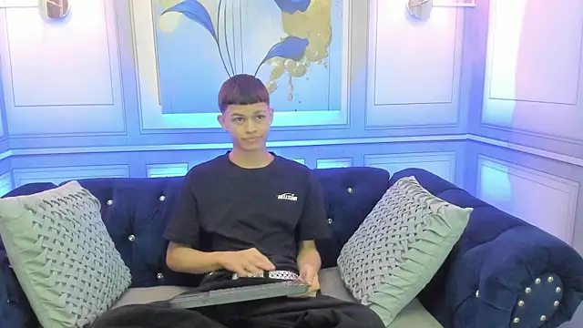 Snapshot of Apolo_jonnes chatting on March 25, 2:28 am Apolo jonnes online show from March 25, 2:28 am