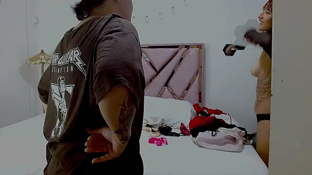 Snapshot of Isablaze__ chatting on March 28, 5:23 pm Isablaze online show from March 28, 5:23 pm