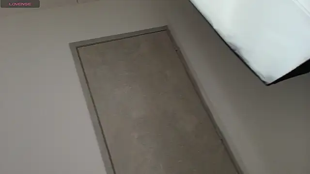 Snapshot of rooxxxxaa chatting on April 9, 12:10 pm rooxxxxaa online show from April 9, 12:10 pm