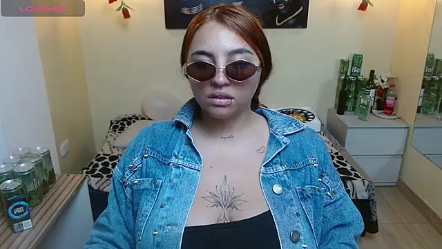Miley Clarck online show from May 2, 1:27 pm