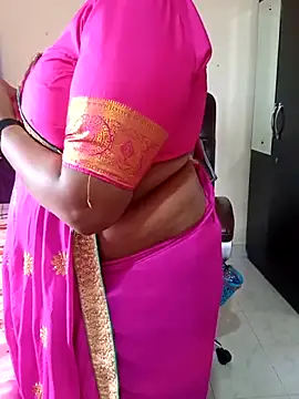 Snapshot of poojag_2 chatting on June 22, 7:16 am poojag 2 online show from June 22, 7:16 am