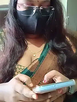 Snapshot of poojag_2 chatting on July 2, 5:24 am poojag 2 online show from July 2, 5:24 am