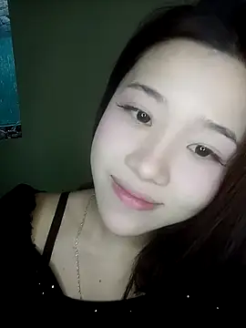 Snapshot of Luna_beautifullll chatting on March 31, 5:52 am Luna beautifullll online show from March 31, 5:52 am