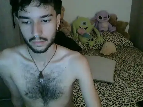 Snapshot of Adrien_polo chatting on April 21, 10:01 pm Adrien polo online show from April 21, 10:01 pm