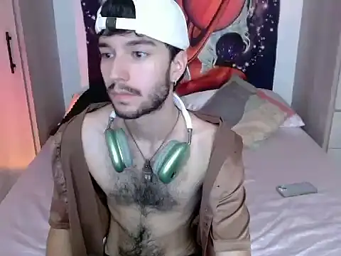 Snapshot of Adrien_polo chatting on June 5, 7:52 pm Adrien polo online show from June 5, 7:52 pm