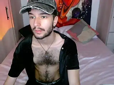 Snapshot of Adrien_polo chatting on June 9, 11:05 pm Adrien polo online show from June 9, 11:05 pm