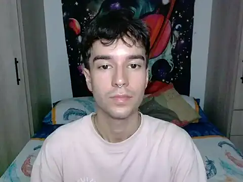 Snapshot of Adrien_polo chatting on July 23, 12:13 am Adrien polo online show from July 23, 12:13 am