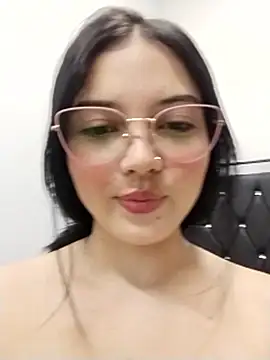 Snapshot of veleria_allurin chatting on June 12, 11:35 pm veleria allurin online show from June 12, 11:35 pm