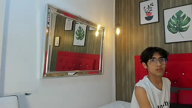 Snapshot of _ArchieBlu_ chatting on March 24, 3:33 am ArchieBlu online show from March 24, 3:33 am