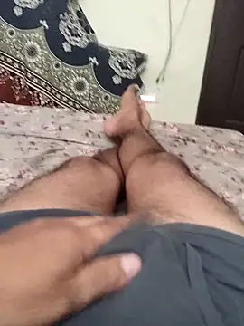 Snapshot of yoursTelugu_boy chatting on April 6, 4:46 am yoursTelugu boy online show from April 6, 4:46 am