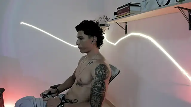 srghost333 online show from July 31, 8:19 pm