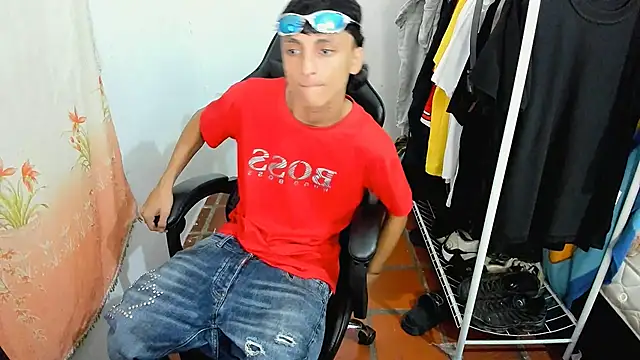 Snapshot of Leal_777 chatting on March 29, 6:13 am Leal 777 online show from March 29, 6:13 am