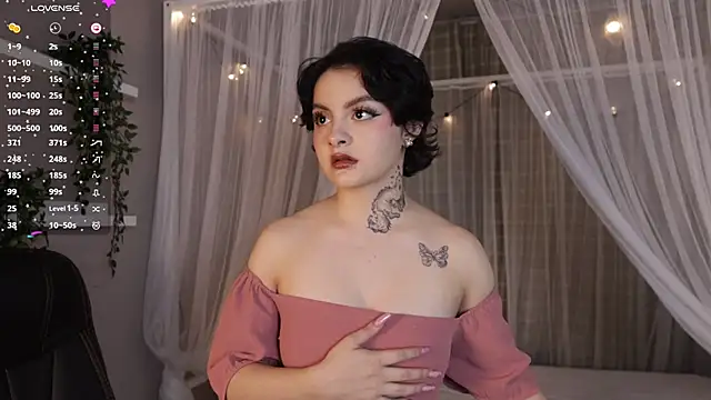  EmilyRouge  online show from June 20, 4:04 am