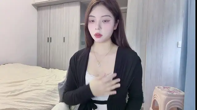 Roo Se online show from March 24, 2:49 am