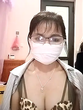 Snapshot of art_po19 chatting on March 25, 1:17 pm art po19 online show from March 25, 1:17 pm