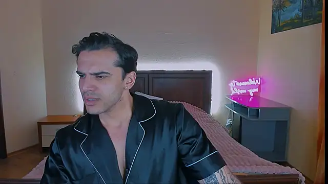 Snapshot of prince_aladdin chatting on March 26, 1:17 pm prince aladdin online show from March 26, 1:17 pm