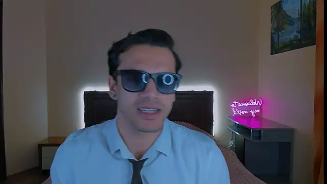 Snapshot of prince_aladdin chatting on March 27, 1:33 pm prince aladdin online show from March 27, 1:33 pm