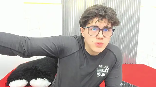 Snapshot of JohnsonFox chatting on March 25, 12:33 pm JohnsonFox online show from March 25, 12:33 pm