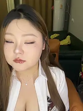 Snapshot of MIJ44445555 chatting on March 28, 2:16 pm MIJ44445555 online show from March 28, 2:16 pm