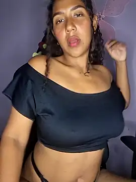 Snapshot of emily_fox01 chatting on March 29, 3:28 am emily fox01 online show from March 29, 3:28 am