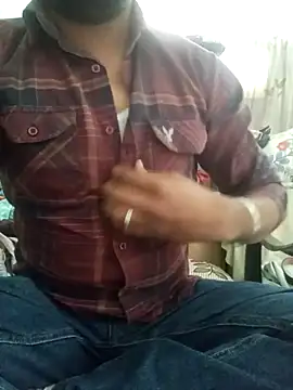 Snapshot of diljaan51 chatting on March 21, 8:30 am diljaan51 online show from March 21, 8:30 am