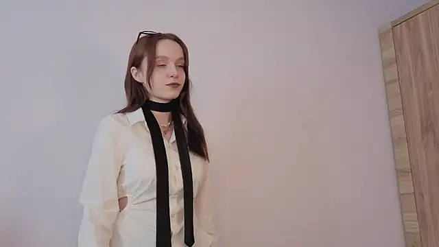 JoselynNeave online show from March 27, 8:26 am