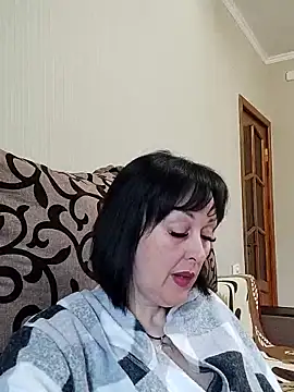 Snapshot of HelgaDennis chatting on May 12, 4:42 am HelgaDennis online show from May 12, 4:42 am