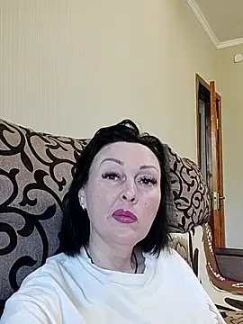 Snapshot of HelgaDennis chatting on May 19, 6:20 am HelgaDennis online show from May 19, 6:20 am