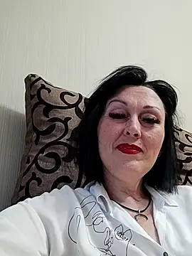 Snapshot of HelgaDennis chatting on June 1, 5:47 pm HelgaDennis online show from June 1, 5:47 pm