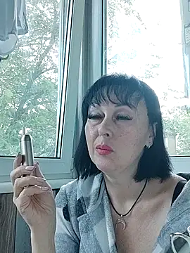 Snapshot of HelgaDennis chatting on June 8, 3:51 am HelgaDennis online show from June 8, 3:51 am