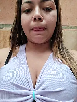 Snapshot of Yelii_ chatting on June 26, 5:50 pm Yelii online show from June 26, 5:50 pm