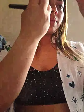 Snapshot of Yelii_ chatting on June 28, 4:13 pm Yelii online show from June 28, 4:13 pm