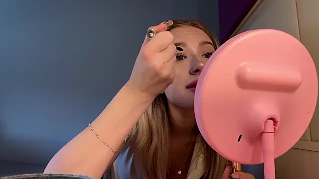 EliFlame online show from March 26, 8:20 am