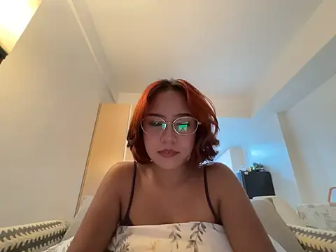 misscutee online show from June 2, 2:08 pm