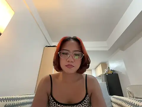 misscutee online show from June 5, 2:01 pm
