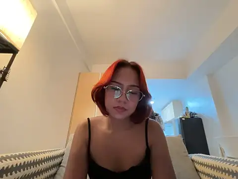 misscutee online show from June 11, 2:15 pm