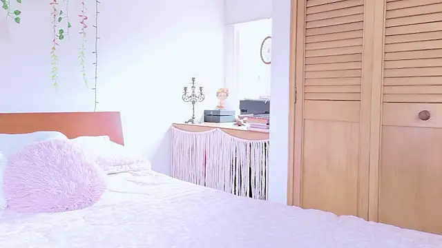 Snapshot of Ajua__Uva chatting on March 29, 7:47 pm Ajua Uva online show from March 29, 7:47 pm