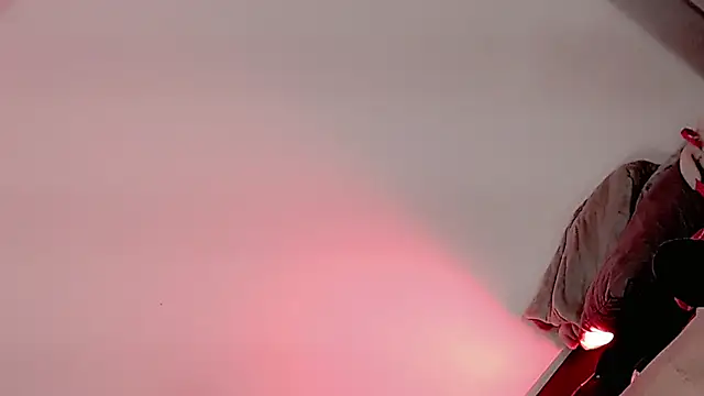 Snapshot of khloe_Gils chatting on March 24, 11:54 pm khloe Gils online show from March 24, 11:54 pm