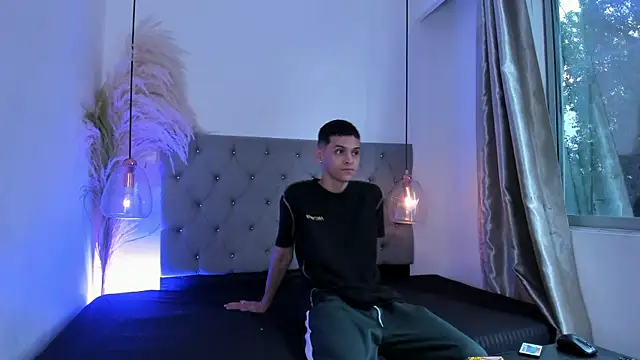 your d0ll1 online show from July 15, 12:32 pm