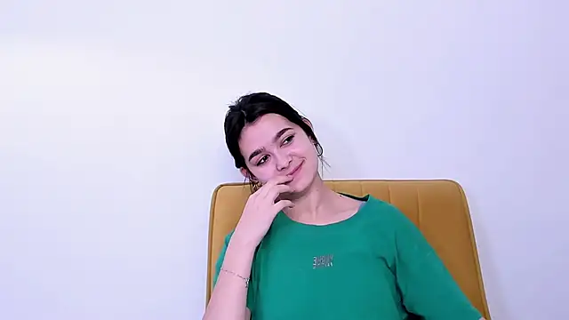 Snapshot of LuciKardos chatting on March 21, 8:19 am LuciKardos online show from March 21, 8:19 am