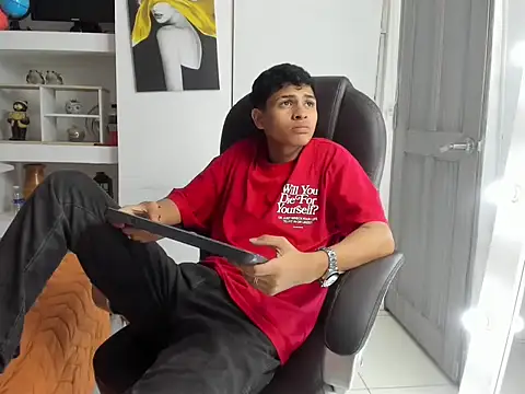 Nico Viper  online show from March 27, 7:35 pm