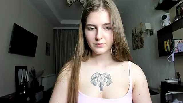 Snapshot of OhMyAlice chatting on April 16, 9:39 pm OhMyAlice online show from April 16, 9:39 pm