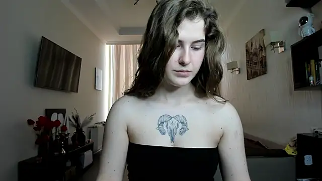Snapshot of OhMyAlice chatting on April 19, 10:47 am OhMyAlice online show from April 19, 10:47 am