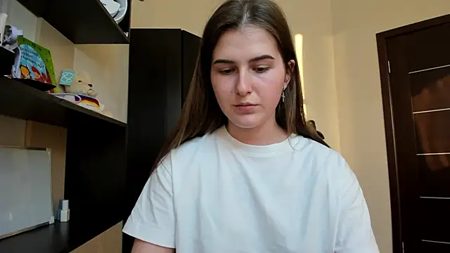 Snapshot of OhMyAlice chatting on April 26, 4:26 pm OhMyAlice online show from April 26, 4:26 pm